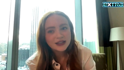 2022-11-03_-_extratv_-_Dear_Zoe_Interview_mp46793.jpg
