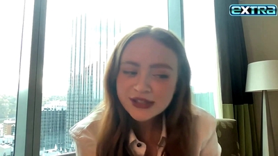 2022-11-03_-_extratv_-_Dear_Zoe_Interview_mp46794.jpg