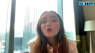2022-11-03_-_extratv_-_Dear_Zoe_Interview_mp46800.jpg