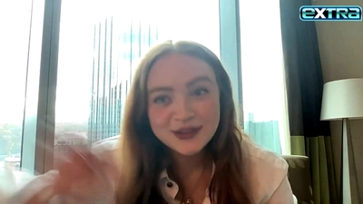 2022-11-03_-_extratv_-_Dear_Zoe_Interview_mp46801.jpg