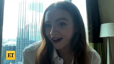 2022-11-05_-_Entertainment_Tonight_-_Dear_Zoe_Interview_mp46838.jpg