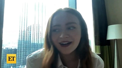 2022-11-05_-_Entertainment_Tonight_-_Dear_Zoe_Interview_mp46840.jpg