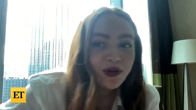 2022-11-05_-_Entertainment_Tonight_-_Dear_Zoe_Interview_mp46869.jpg
