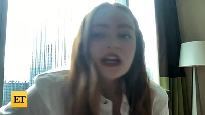 2022-11-05_-_Entertainment_Tonight_-_Dear_Zoe_Interview_mp46873.jpg