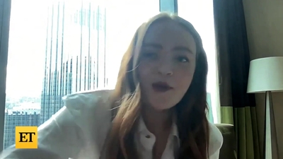2022-11-05_-_Entertainment_Tonight_-_Dear_Zoe_Interview_mp46878.jpg