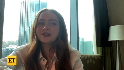 2022-11-05_-_Entertainment_Tonight_-_Dear_Zoe_Interview_mp46916.jpg
