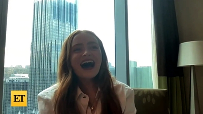 2022-11-05_-_Entertainment_Tonight_-_Dear_Zoe_Interview_mp46938.jpg