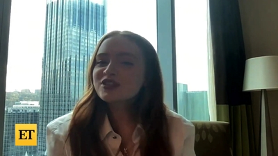 2022-11-05_-_Entertainment_Tonight_-_Dear_Zoe_Interview_mp46939.jpg