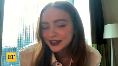 2022-11-05_-_Entertainment_Tonight_-_Dear_Zoe_Interview_mp46943.jpg