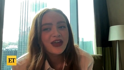 2022-11-05_-_Entertainment_Tonight_-_Dear_Zoe_Interview_mp46956.jpg