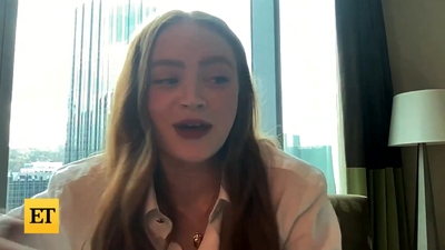 2022-11-05_-_Entertainment_Tonight_-_Dear_Zoe_Interview_mp46973.jpg