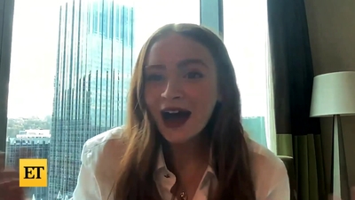 2022-11-05_-_Entertainment_Tonight_-_Dear_Zoe_Interview_mp46975.jpg