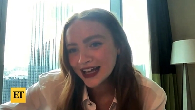 2022-11-05_-_Entertainment_Tonight_-_Dear_Zoe_Interview_mp46977.jpg