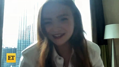 2022-11-05_-_Entertainment_Tonight_-_Dear_Zoe_Interview_mp47003.jpg