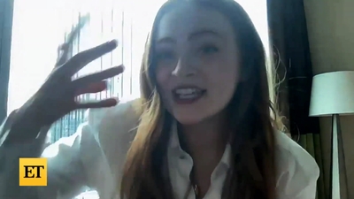2022-11-05_-_Entertainment_Tonight_-_Dear_Zoe_Interview_mp47014.jpg