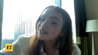 2022-11-05_-_Entertainment_Tonight_-_Dear_Zoe_Interview_mp47036.jpg