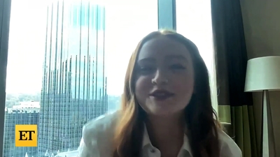 2022-11-05_-_Entertainment_Tonight_-_Dear_Zoe_Interview_mp47038.jpg