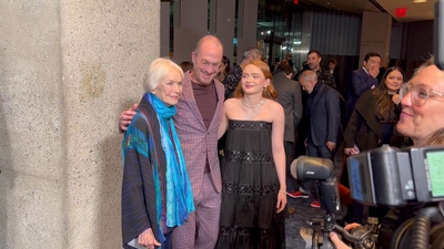 2022-11-29_-_The_Whale_New_York_Screening_NEW_2_mp47080.jpg