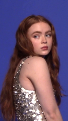 2022-12_-_Lea_Winkler_for_LOfficiel_Winter_2022_video_1_mp40231.jpg