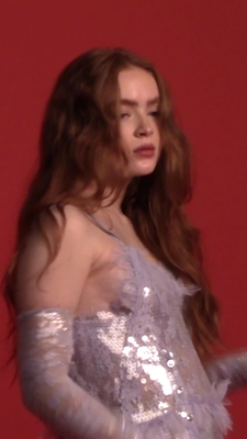 2022-12_-_Lea_Winkler_for_LOfficiel_Winter_2022_video_1_mp40258.jpg
