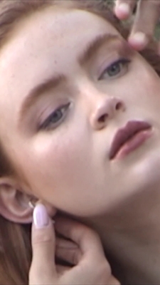 2022-12_-_Lea_Winkler_for_LOfficiel_Winter_2022_video_1_mp40262.jpg