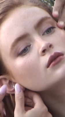 2022-12_-_Lea_Winkler_for_LOfficiel_Winter_2022_video_1_mp40263.jpg