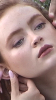 2022-12_-_Lea_Winkler_for_LOfficiel_Winter_2022_video_1_mp40264.jpg