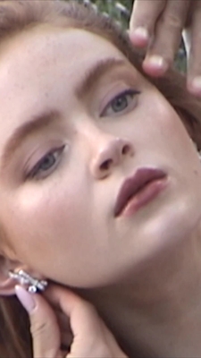 2022-12_-_Lea_Winkler_for_LOfficiel_Winter_2022_video_1_mp40267.jpg