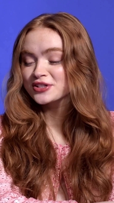 2022-12_-_Lea_Winkler_for_LOfficiel_Winter_2022_video_2_mp40005.jpg