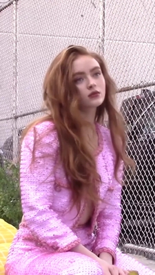 2022-12_-_Lea_Winkler_for_LOfficiel_Winter_2022_video_2_mp40020.jpg