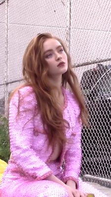2022-12_-_Lea_Winkler_for_LOfficiel_Winter_2022_video_2_mp40024.jpg