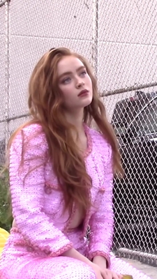 2022-12_-_Lea_Winkler_for_LOfficiel_Winter_2022_video_2_mp40026.jpg