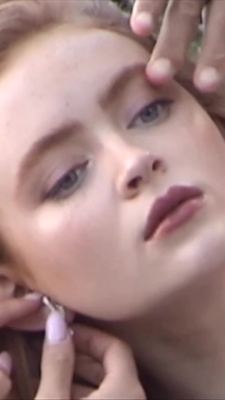 2022-12_-_Lea_Winkler_for_LOfficiel_Winter_2022_video_2_mp40031.jpg
