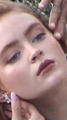 2022-12_-_Lea_Winkler_for_LOfficiel_Winter_2022_video_2_mp40036.jpg