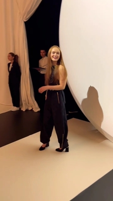 2022-12-13_-_Le_Grand_Numero_De_Chanel_Fragance_Show_2_mp411975.jpg