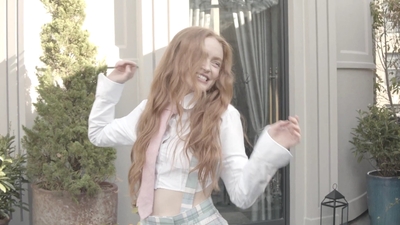2022-12-14_-_A_Flaunt_Film_-_Sadie_Sink_Presented_by_Thom_Browne_mp40117.jpg