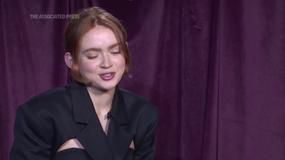 2022-12-14_-_AP_Breakthrough_Entertainer_Sadie_Sink_mp411997.jpg