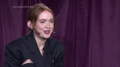2022-12-14_-_AP_Breakthrough_Entertainer_Sadie_Sink_mp412043.jpg