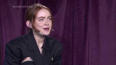 2022-12-14_-_AP_Breakthrough_Entertainer_Sadie_Sink_mp412044.jpg