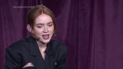 2022-12-14_-_AP_Breakthrough_Entertainer_Sadie_Sink_mp412047.jpg