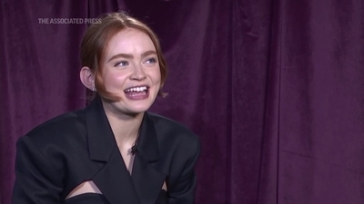 2022-12-14_-_AP_Breakthrough_Entertainer_Sadie_Sink_mp412050.jpg