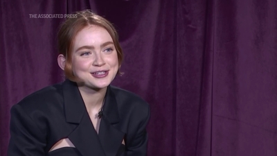 2022-12-14_-_AP_Breakthrough_Entertainer_Sadie_Sink_mp412051.jpg