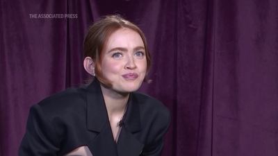 2022-12-14_-_AP_Breakthrough_Entertainer_Sadie_Sink_mp412056.jpg