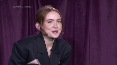 2022-12-14_-_AP_Breakthrough_Entertainer_Sadie_Sink_mp412057.jpg