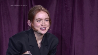 2022-12-14_-_AP_Breakthrough_Entertainer_Sadie_Sink_mp412059.jpg