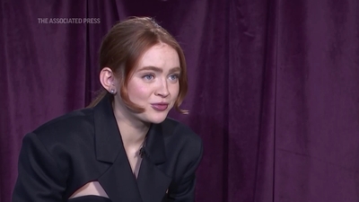 2022-12-14_-_AP_Breakthrough_Entertainer_Sadie_Sink_mp412079.jpg
