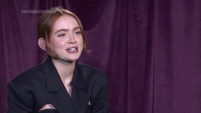2022-12-14_-_AP_Breakthrough_Entertainer_Sadie_Sink_mp412083.jpg