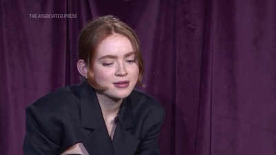 2022-12-14_-_AP_Breakthrough_Entertainer_Sadie_Sink_mp412096.jpg