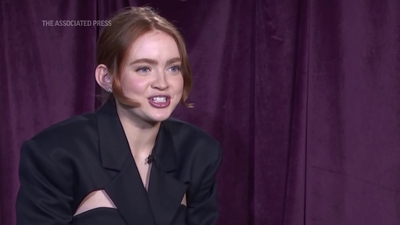 2022-12-14_-_AP_Breakthrough_Entertainer_Sadie_Sink_mp412104.jpg