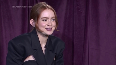 2022-12-14_-_AP_Breakthrough_Entertainer_Sadie_Sink_mp412105.jpg